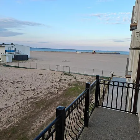 Lejlighed La Playa - Studiouri Pe Plaja Cu Sezlong Inclus