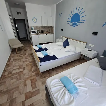 La Playa - Studiouri Pe Plaja Cu Sezlong Inclus Lejlighed